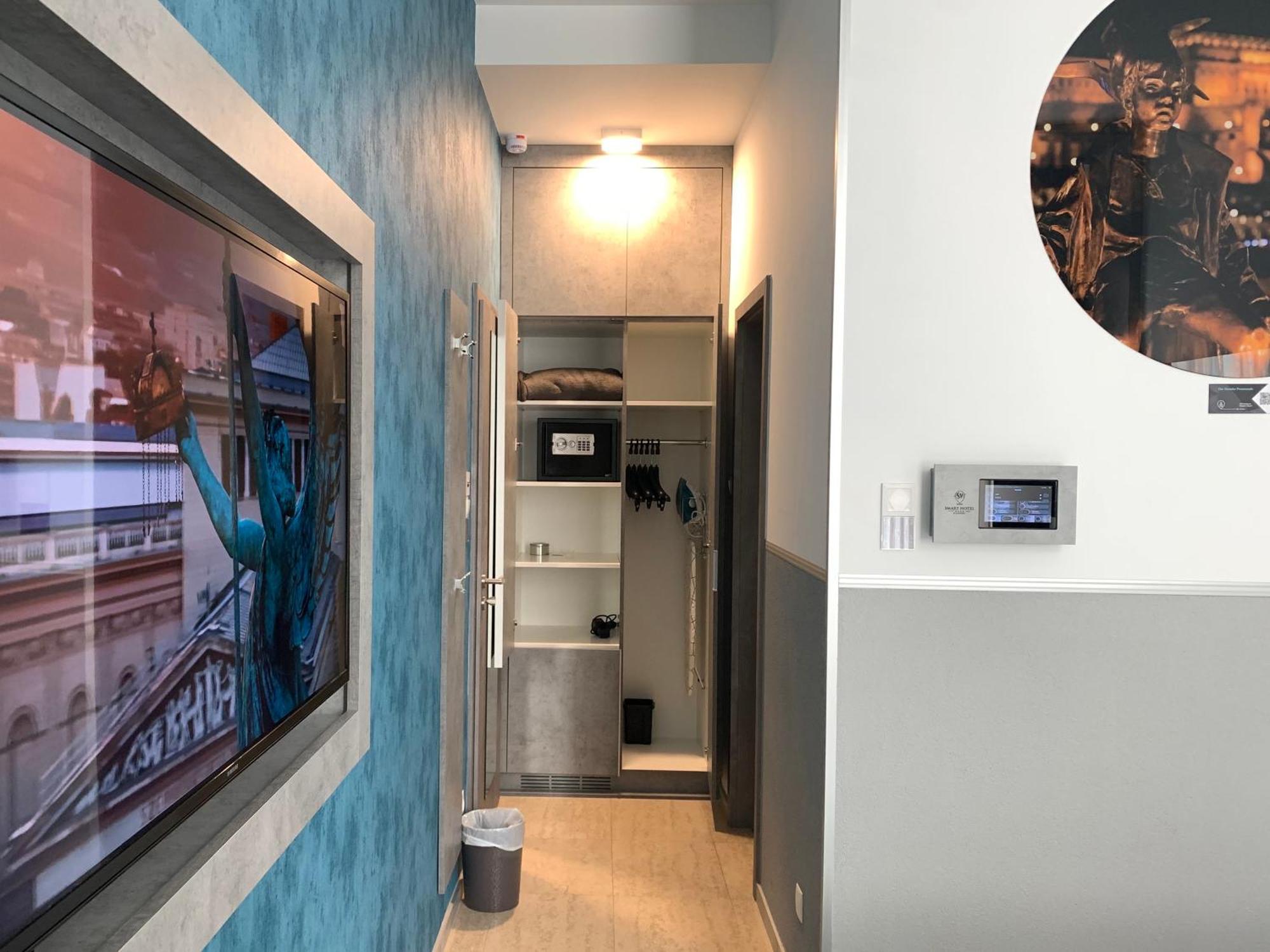 Отель Smart 4*